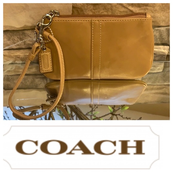 Coach Handbags - Coach Leather wristlet